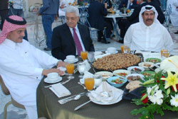 مائدة الإفطار العربي في القاهرة أول من أمس (الأخبار)
