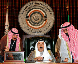 خلال اجتماع القمة الاقتصادية في الكويت (أ ف ب)