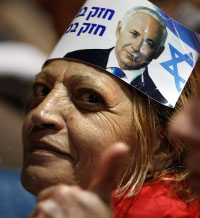 مناصرة لـ «الليكود» في مقر حزبها في تل أبيب تنتظر نتائج الانتخابات الأخيرة (برناة أرمانغ ـــ أ ب)