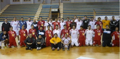 منتخب لبنان مع فريق منزل تميم في المباراة الأولى