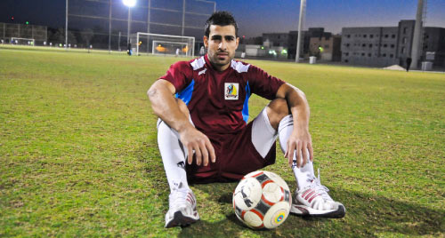 غدار في ملعب الشباب البحريني (علي نيروز)