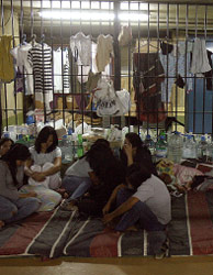عاملات فيليبينيات سجينات في لبنان (أرشيف – هيثم الموسوي)