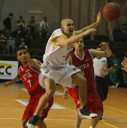 لاعب الرياضي علي محمود 