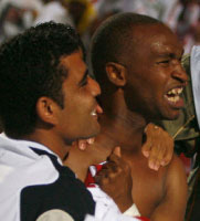 شيكابالا يحتفل بأحد أهدافه في الدوري المصري (عمرو دالش ــ رويترز)