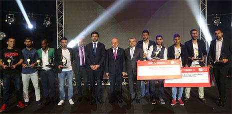 الفائزون بجوائز مهرجان الجديد (عدنان الحاج علي)
