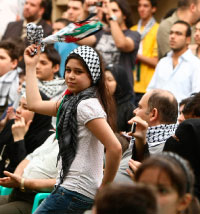 من «اليوم المفتوح للتضامن مع غزّة» في السفارة الفلسطينيّة في الرياض الأسبوع الفائت (أرشيف ــ رويترز)