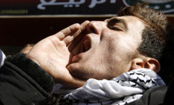 غزي يصرخ مطالباً بانهاء الانقسام (محمد بلاص ــ أ ب)