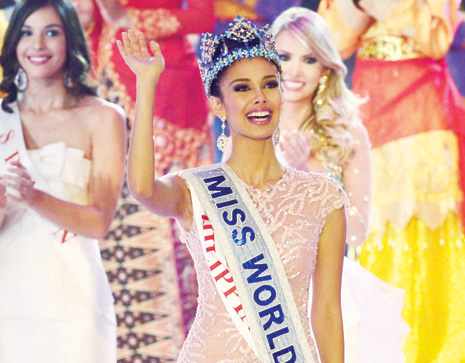تُوّجت الفيليبينيّة ميغان يونغ (23 عاماً) ملكة على 126 جميلة من العالم في الاحتفال الذي أقيم السبت الماضي في جزيرة بالي السياحية في إندونيسيا. وإلى جانب يونغ، احتلّت كل من ملكة جمال فرنسا وملكة جمال غ