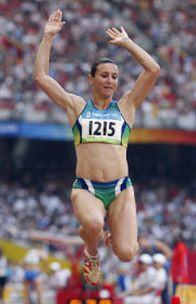 البرازيلية مورين منحت بلادها أول ذهبية في ألعاب القوى (أدريان دينيس ـ ا ف ب)