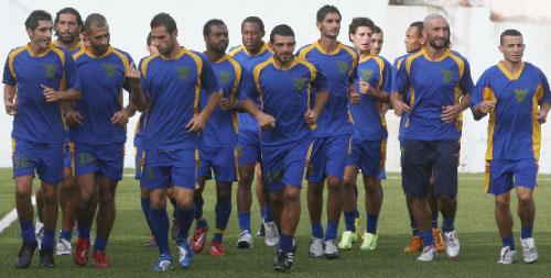 لاعبو الصفاء أمس أثناء حصة تدريبية إستعداداً للقاء اليوم (محمد علي)
