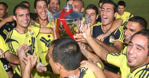 فرحة فريق العهد باحراز لقب بطولة الموسم الماضي