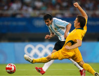 لافيتزي يسجّل هدف التأهّل للتانغو الأرجنتيني (ماركوس برينديتشي ــ رويترز)