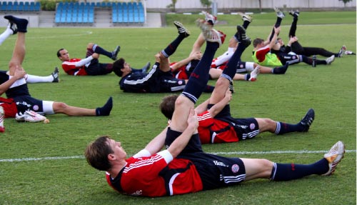 لاعبو بايرن ميونيخ في حصة تدريبية استعداداً لانطلاق إياب «البوندسليغه» (فؤاد جواز ــ رويترز)