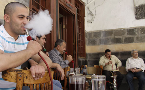 بدأ اليوم في سوريا تطبيق قانون منع التدخين في الأماكن العامة (علا رفاعي - أ ب)