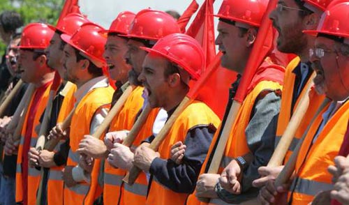 هل تنجح خطة الانقاذ الأوروبية بتهدئة الشارع اليوناني؟ (ثناسيس ستافراكيس - رويترز)